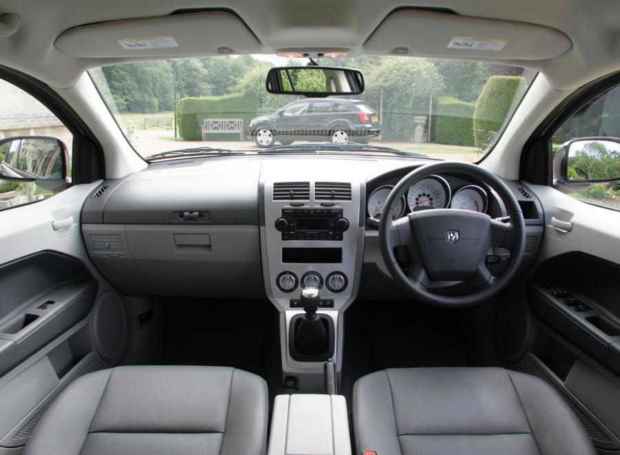 Dodge Caliber 2006 года  (UK) (фото 17 из 31)